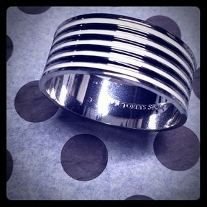Victoria's Secret bangle bracelet